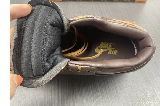 CASE) Low -LouiV 1 AIR Top WHITE-LouiV (WITH O-W JORDAN 0103